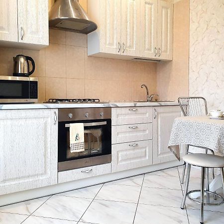 Lux Apartament Dacha Kharkiv Exterior photo