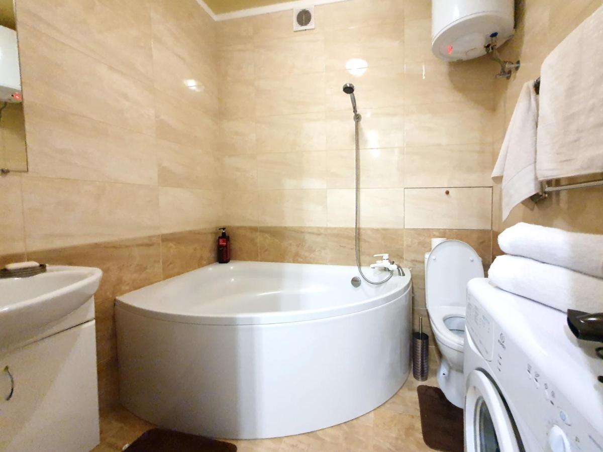 Lux Apartament Dacha Kharkiv Exterior photo