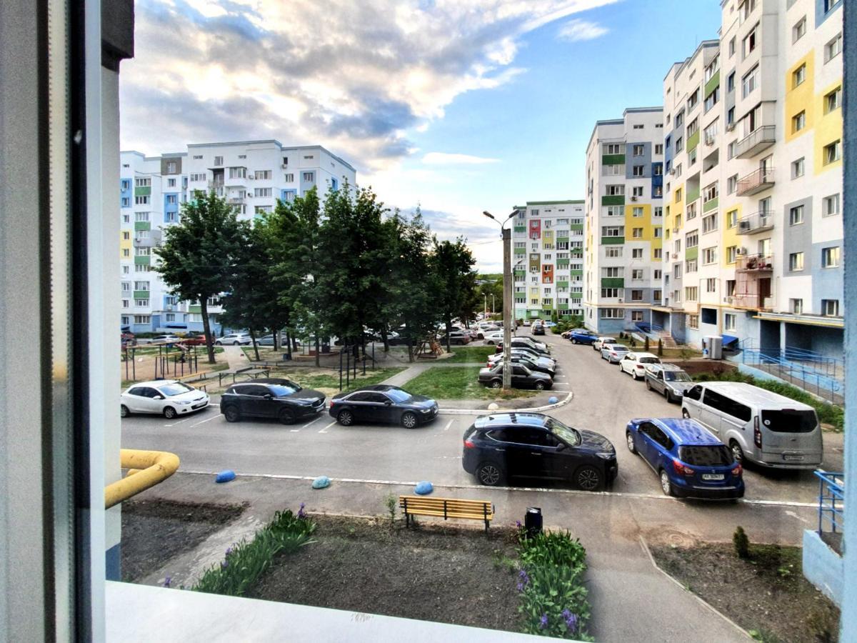 Lux Apartament Dacha Kharkiv Exterior photo